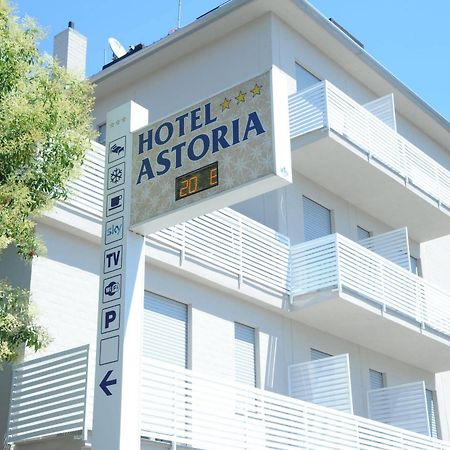 ראבנה Hotel Astoria מראה חיצוני תמונה